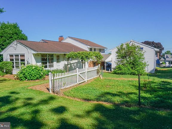2nd image of 379 Hilldale Rd