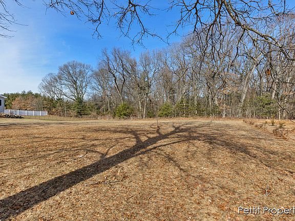 3rd image of 32560 Pinedale Ln