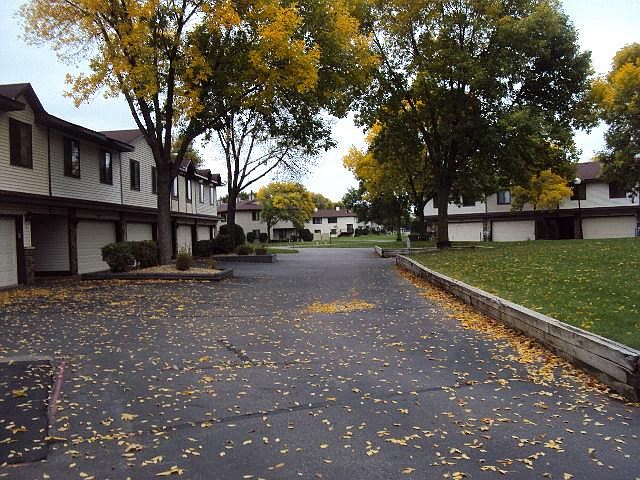 2nd image of 8837 Maplebrook Ct N