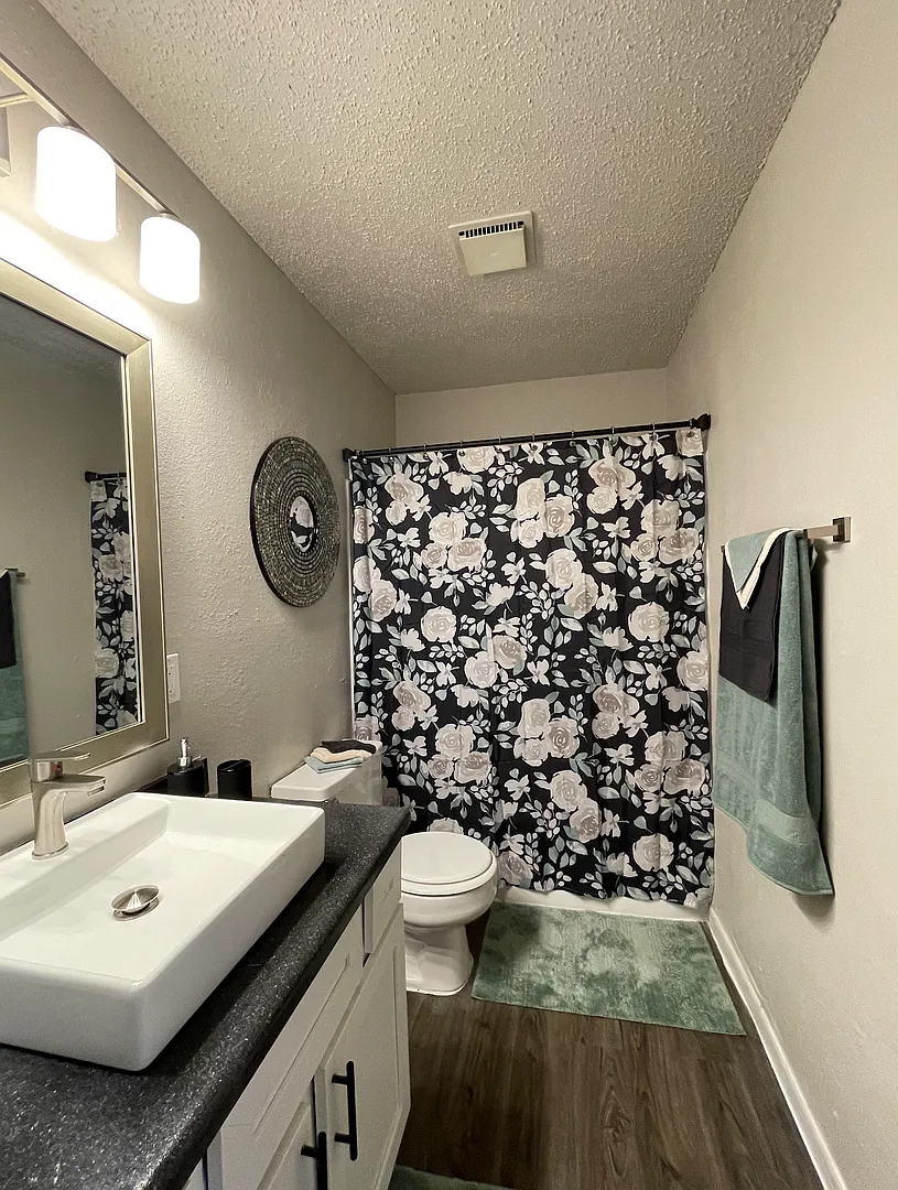 Avenue One10 — Photo 3