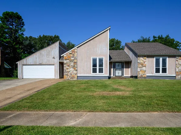 3799 Innsbrook Dr, Memphis, TN 38115