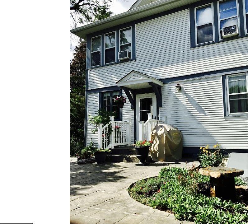1st image of 2550 1st Ave E
