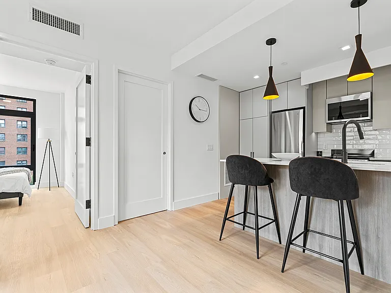 63 Pitt St #7B — Photo 4