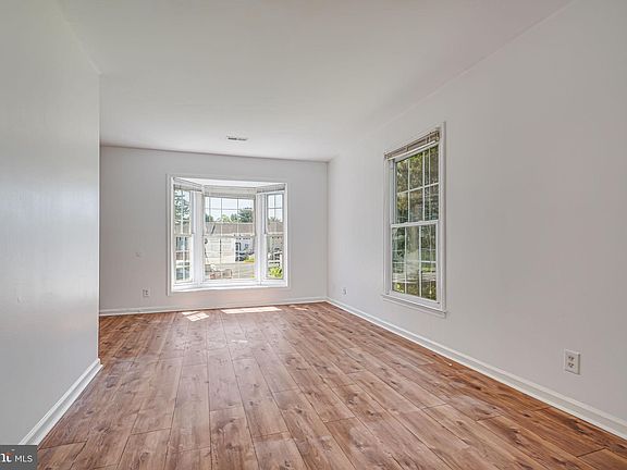 4th image of 211 Powhatan Ct #97