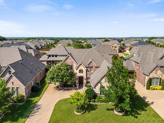 4th image of 2749 Waverley Dr