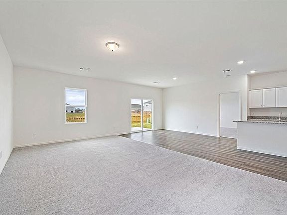 2nd image of 4818 Highland Springs Dr