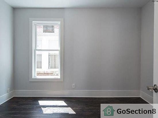 4th image of 4840 W Van Buren St #2