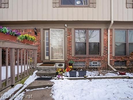 3rd image of 845 Langdon Ct