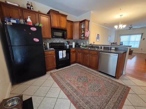 215 Oconee River Cir, Athens, GA 30605