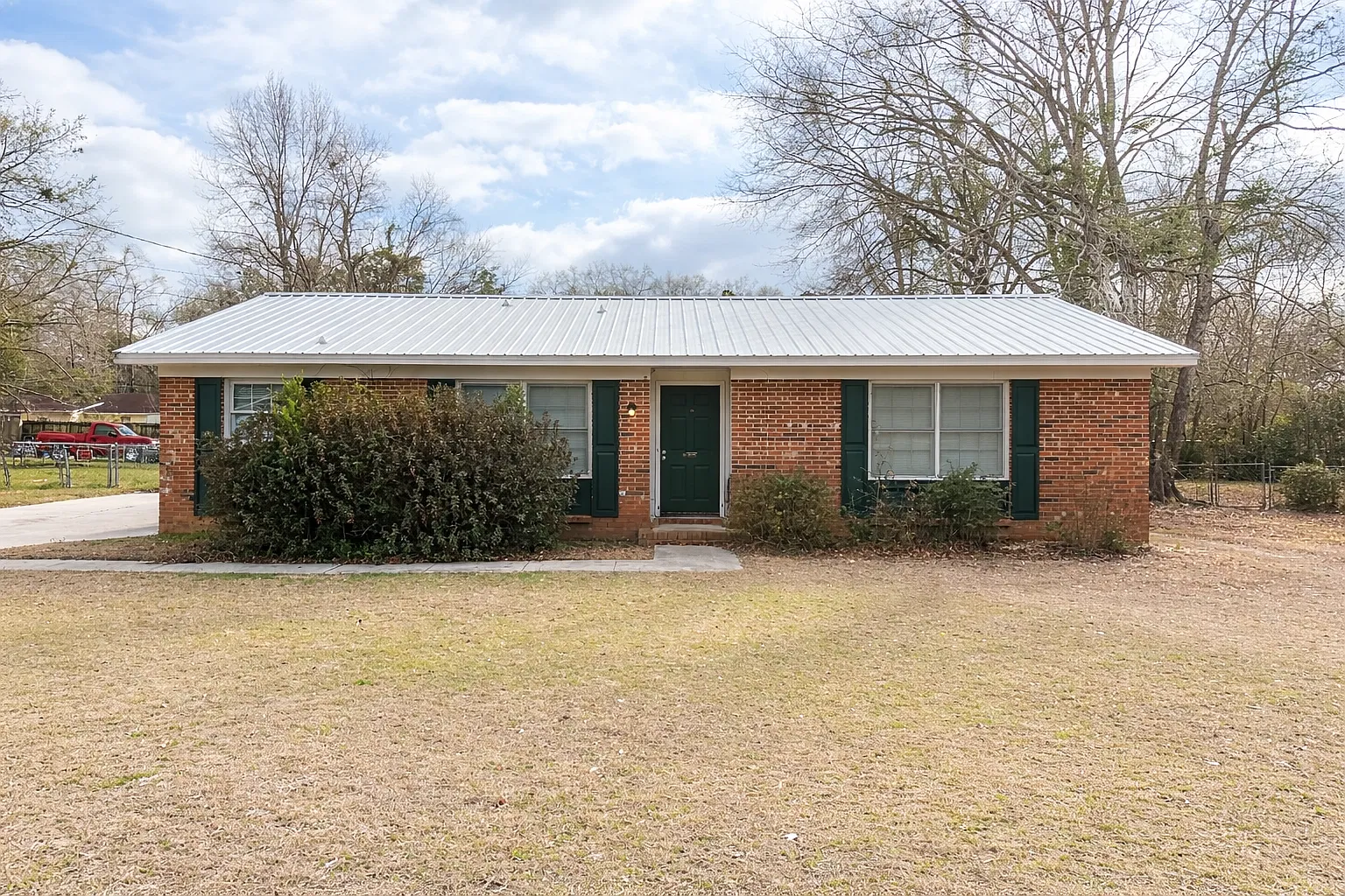 3 bed, 1342 sqft, $1,250 — Photo 1