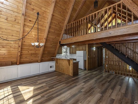 4th image of 32405 Scandia Dr