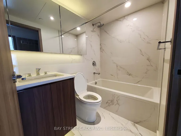 27 McMahon Dr #2209 — Photo 11