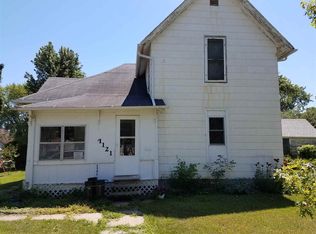 1121 E 2nd St, Washington, IA 52353