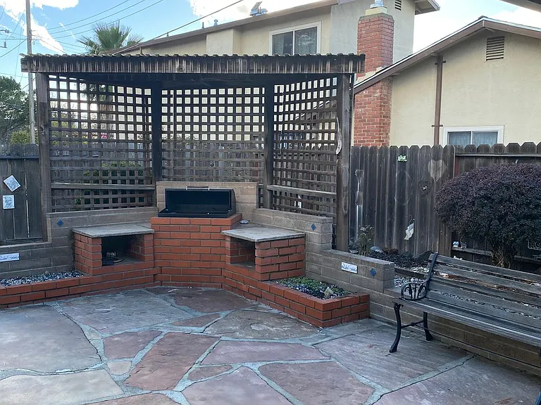 2207 Dover Ave — Photo 13