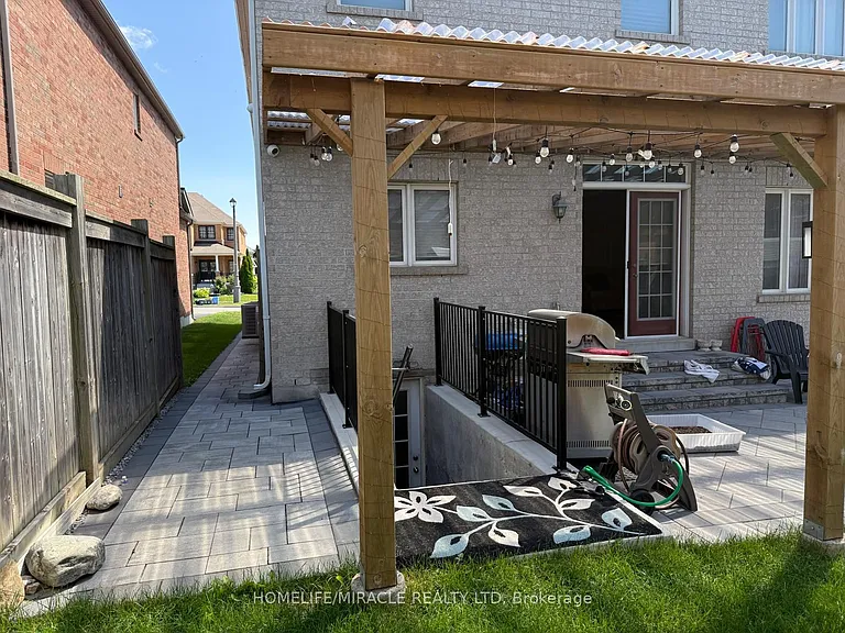 1870 Esterbrook Dr #BASEMENT — Photo 16