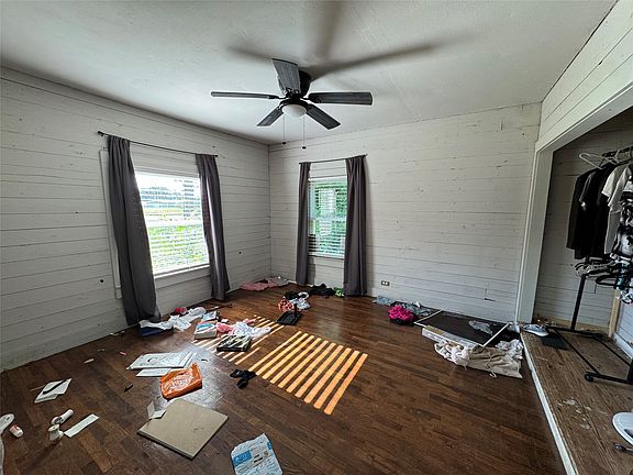 3rd image of 2107 S Fannin Ave