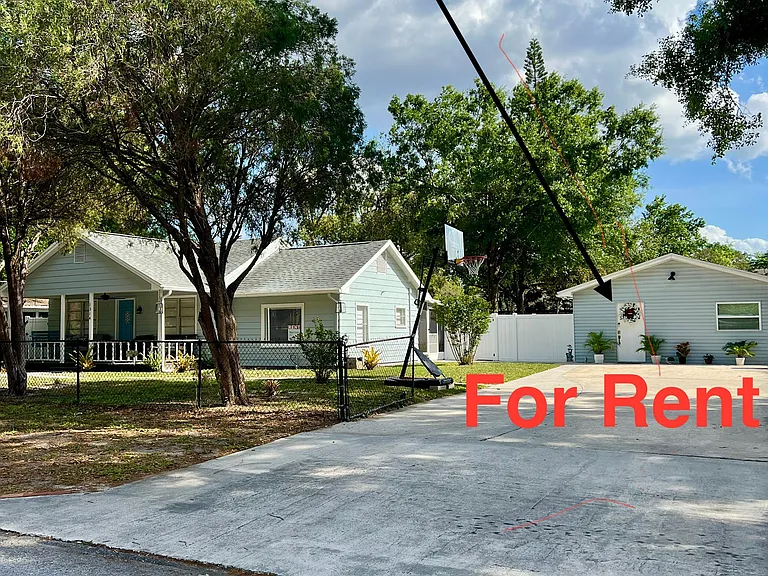 1314 W Rambla St — Photo 1