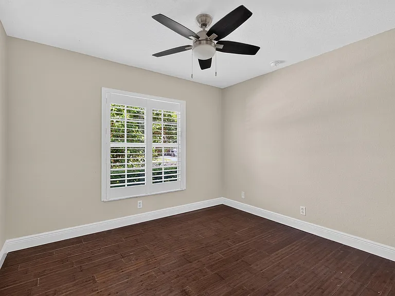 4481 NW 20th Ave — Photo 23