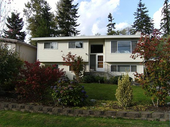 2nd image of 1421 218th St SW