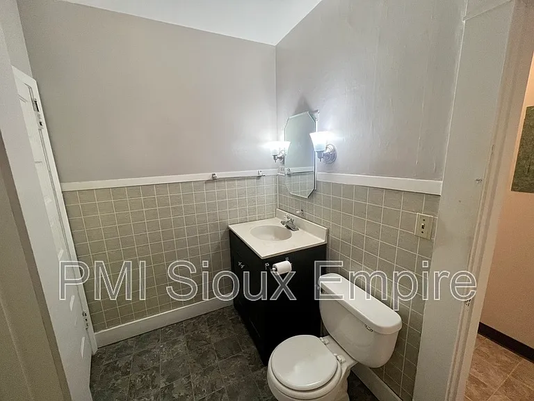 927 S Spring Ave #4 — Photo 5
