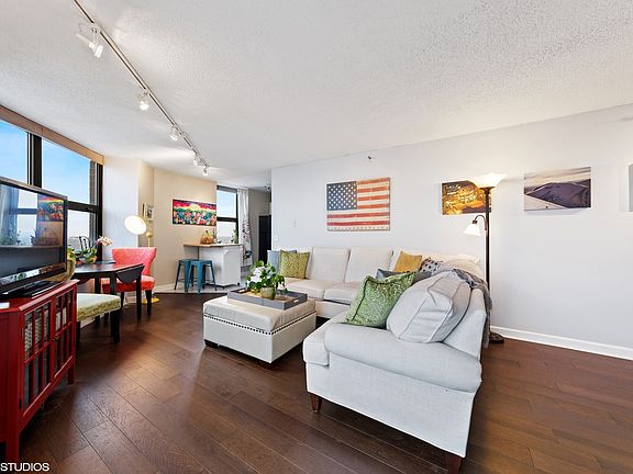 4th image of 3660 N Lake Shore Dr APT 2711