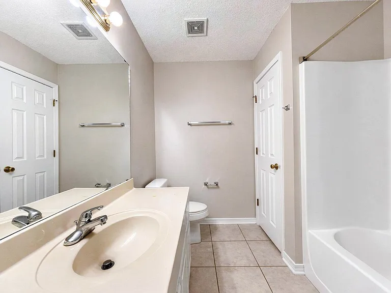 697 Ferguson Dr — Photo 12