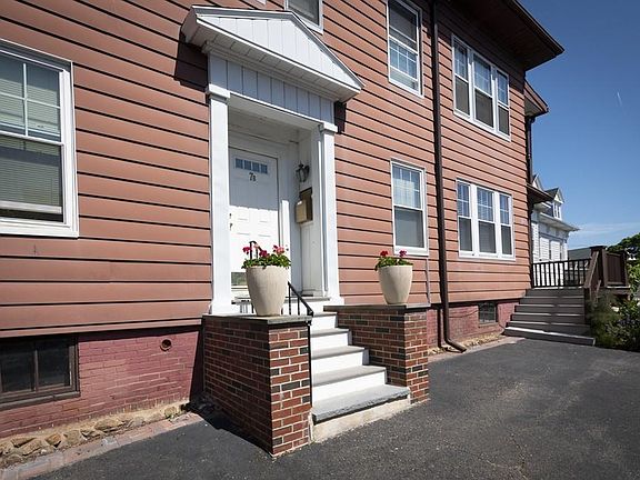 2nd image of 7B Lynn Shore Dr #31