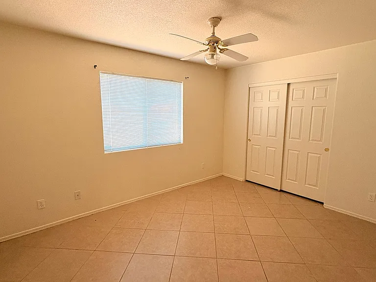 2133 W Roundwood Pl — Photo 13