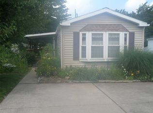 8208 Cloveridge Dr, Erie, PA 16509