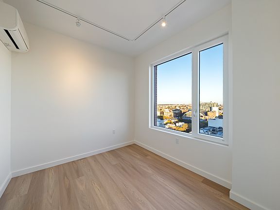 4th image of 931 Carroll St #705