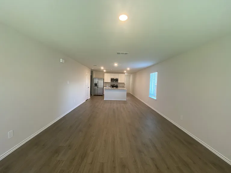 1818 Potomac Ln — Photo 2