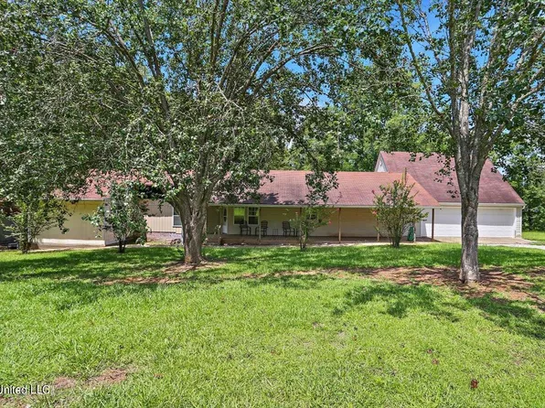 125 Rolling Hills Dr, Raymond, MS 39154