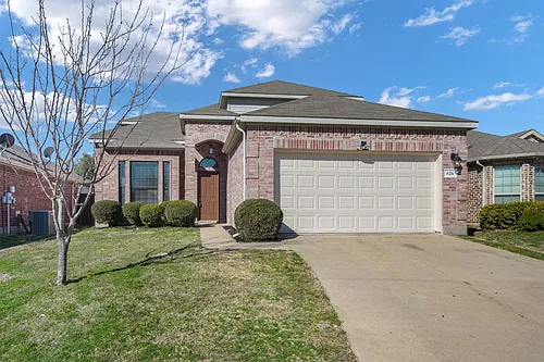 826 Hazels Way Photo 1
