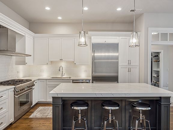 2nd image of 105 S Cottage Hill Ave #204