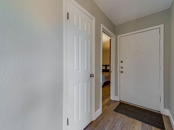 2nd image of 4700 Boulder Dr