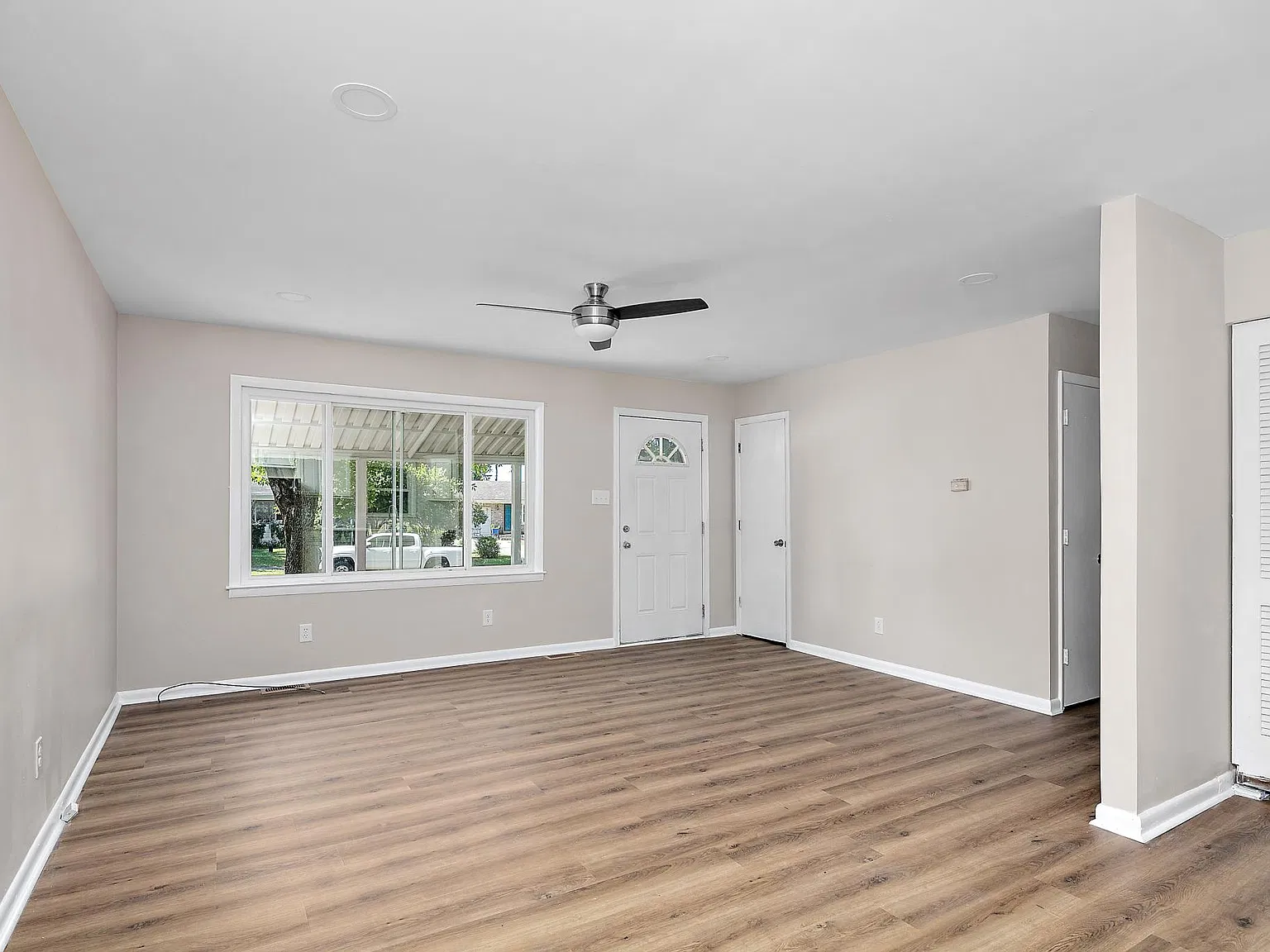 3 bed, 1025 sqft, $1,800 — Photo 4