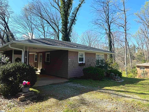 3rd image of 128 Applewood Ln