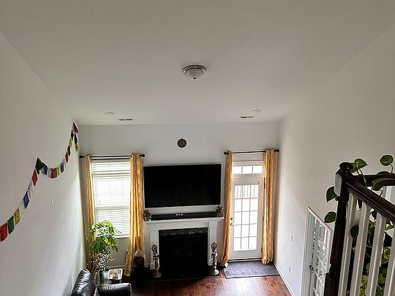 4th image of 1312 Governess Ln