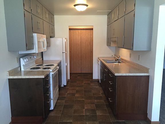 2nd image of 908 24th Ave S APT 3