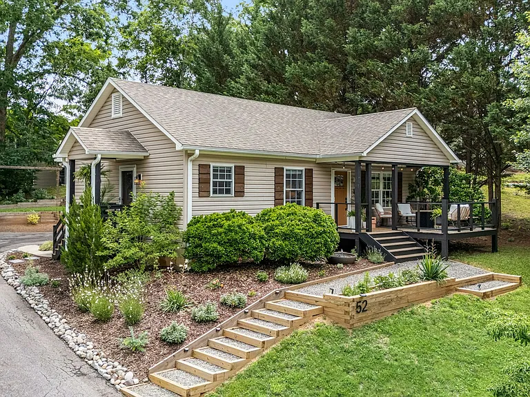 52 Shady Oak Dr — Photo 1