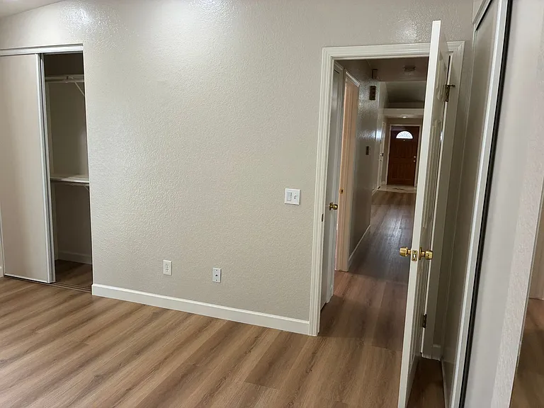 13927 Woodland Dr — Photo 29
