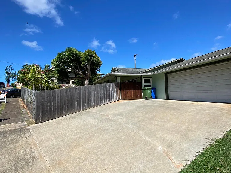 1136 Makaala St — Photo 6
