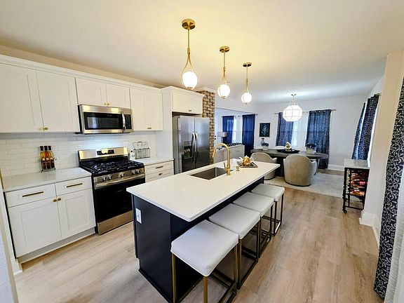 5th image of 5565 N 32nd STREET