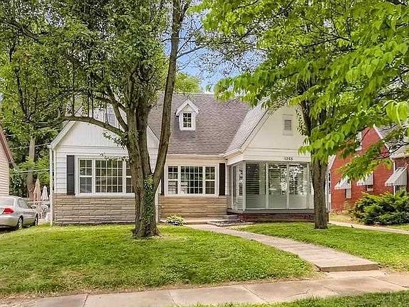 2nd image of 1255 Ravenswood Dr