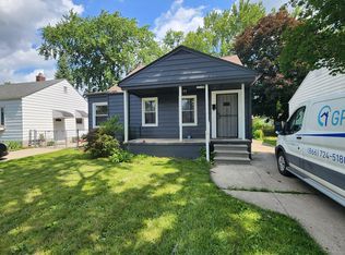 19139 Kingsville St, Harper Woods, MI