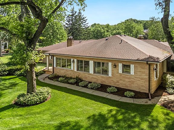 4th image of 1043 Blackburn Dr
