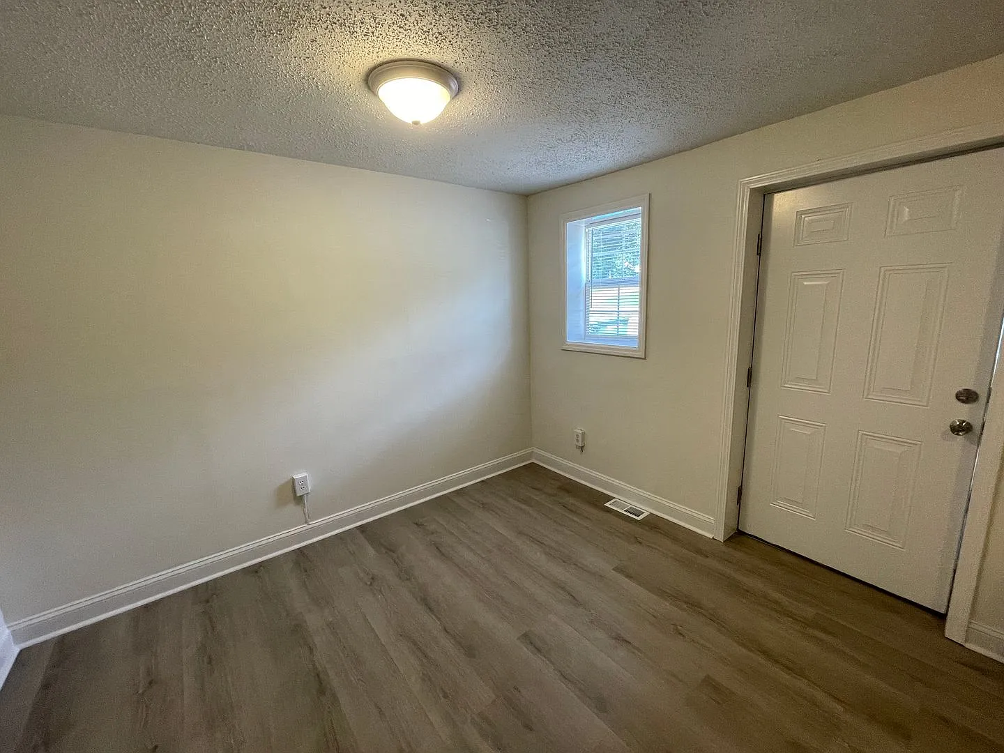 SRP-SH050-402 South 10th Street — Photo 3