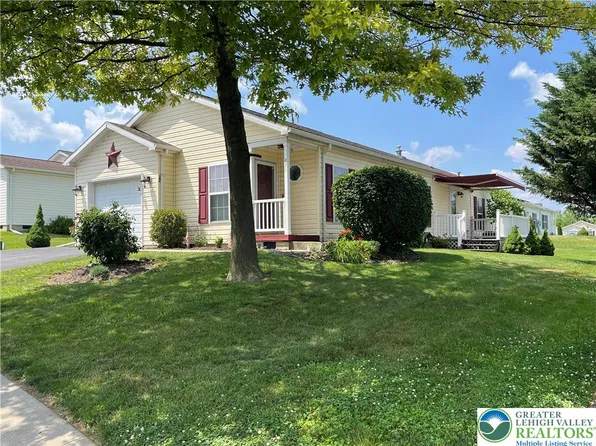 671 Kykuit Pl, Easton, PA 18040