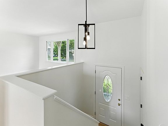 2nd image of 78 Saratoga Ave