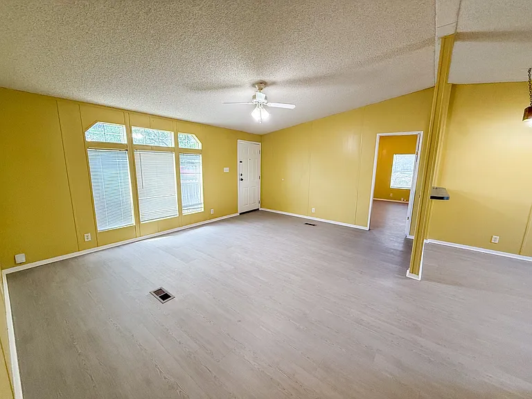 4506 Legend Hts — Photo 17